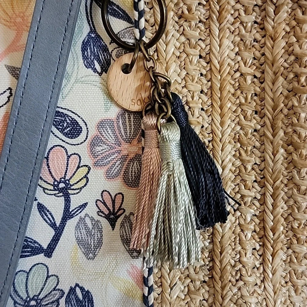 Sakroots zip top tote!  Bird/Meadow pattern.  Super cute. - Picture 3 of 8